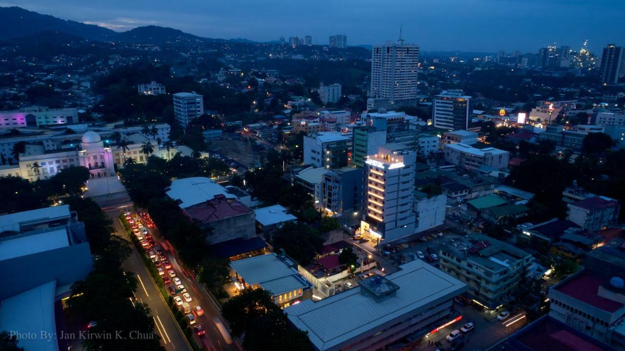 Griffin Hotel And Suites Cebu Exteriér fotografie